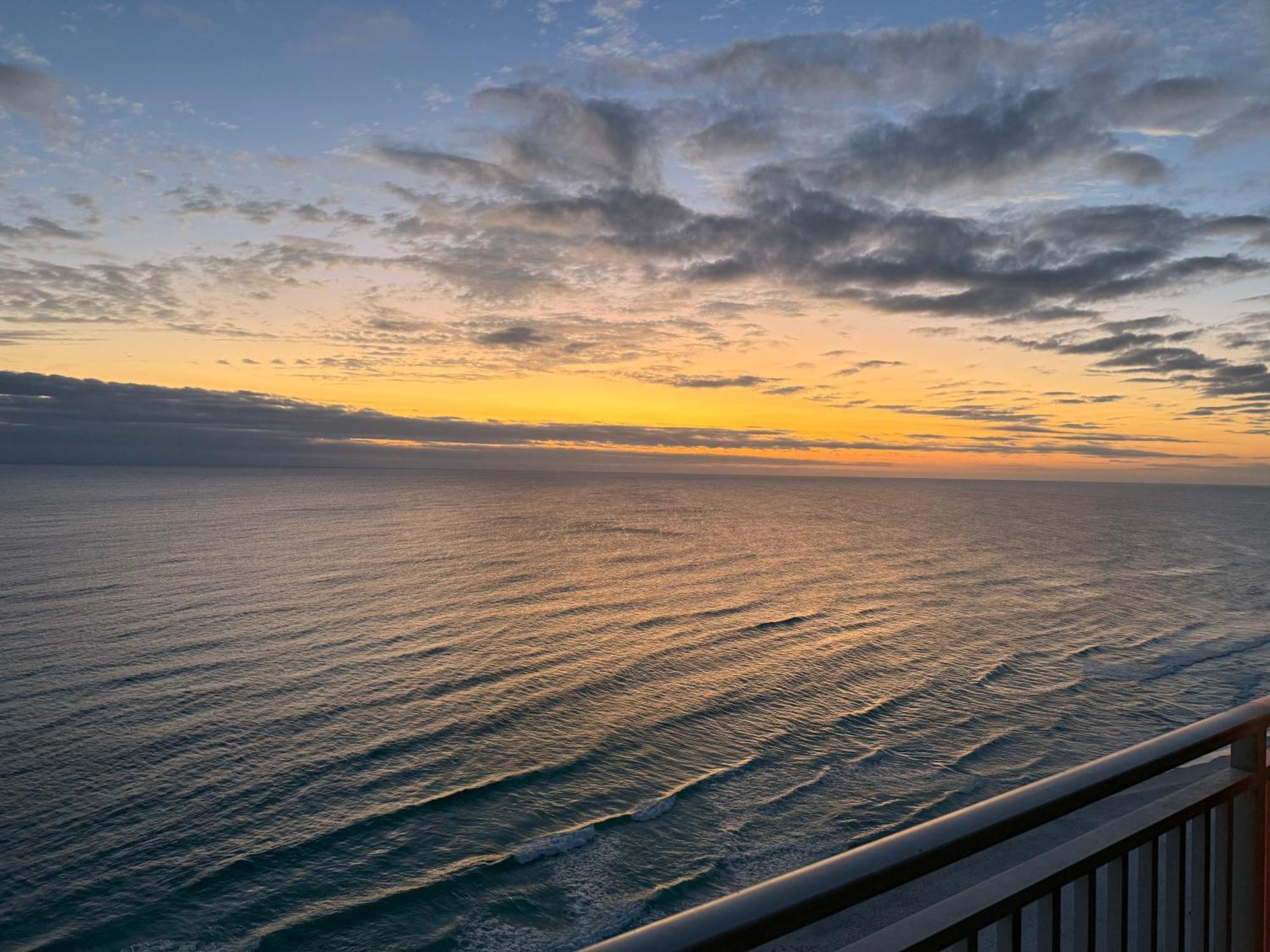 Beachfront Oasis At Splash Resort And Condos Panama City Beach Exterior foto